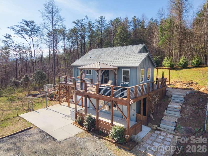 132 Peaceful View Drive, Fairview, NC 28730.  MLS# CAR4363151, YatesRealty ID 7917. Welcome to 132 Peaceful View!