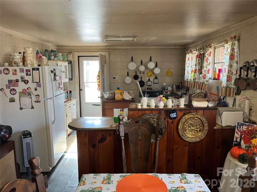 579 Lakey Gap Road, Black Mountain, NC 28711.  MLS# CAR4341630, YatesRealty ID 7918. 