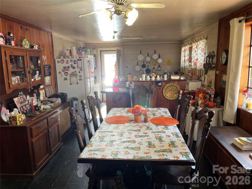 579 Lakey Gap Road, Black Mountain, NC 28711.  MLS# CAR4341630, YatesRealty ID 7918. Dining and kitchen