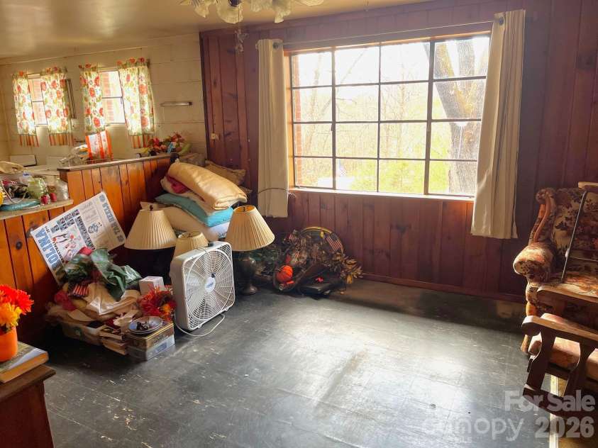 579 Lakey Gap Road, Black Mountain, NC 28711.  MLS# CAR4341630, YatesRealty ID 7918. Dining area