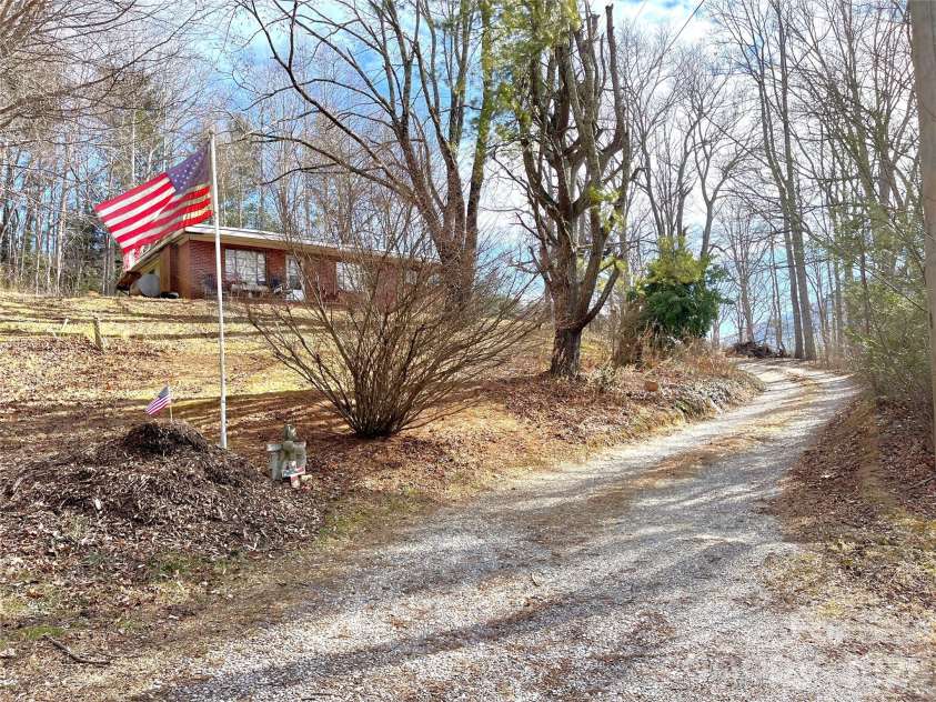 579 Lakey Gap Road, Black Mountain, NC 28711.  MLS# CAR4341630, YatesRealty ID 7918. Driveway