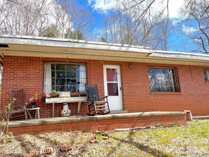 579 Lakey Gap Road, Black Mountain, NC 28711.  MLS# CAR4341630, YatesRealty ID 7918. Front Porch