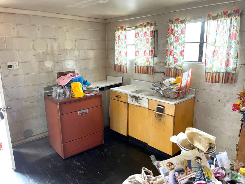 579 Lakey Gap Road, Black Mountain, NC 28711.  MLS# CAR4341630, YatesRealty ID 7918. Kitchen