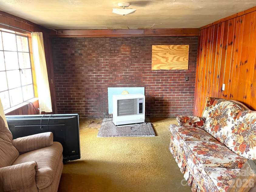 579 Lakey Gap Road, Black Mountain, NC 28711.  MLS# CAR4341630, YatesRealty ID 7918. Living room