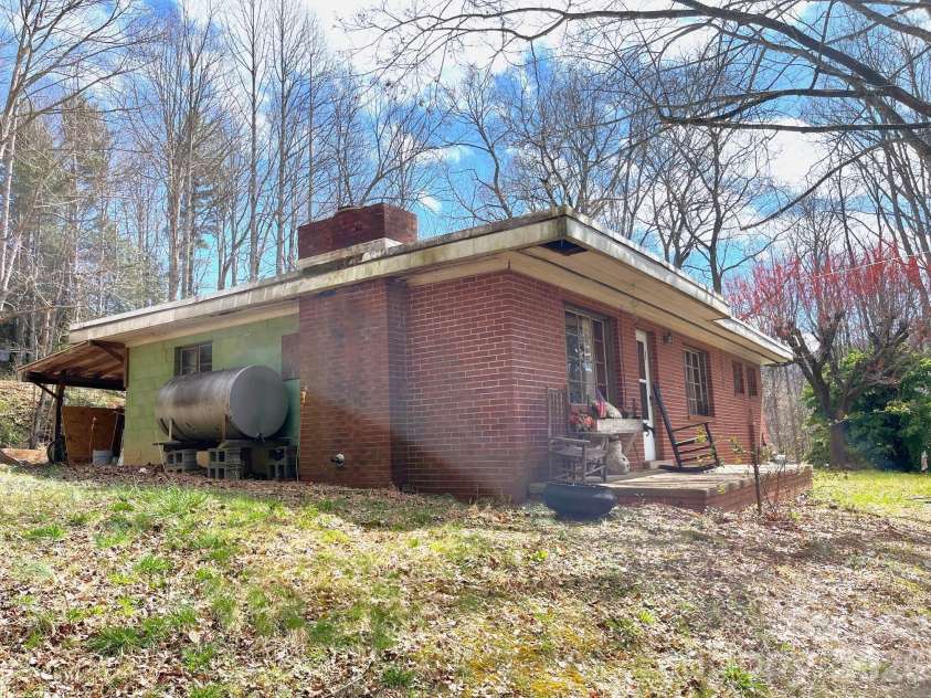 579 Lakey Gap Road, Black Mountain, NC 28711.  MLS# CAR4341630, YatesRealty ID 7918. Side
