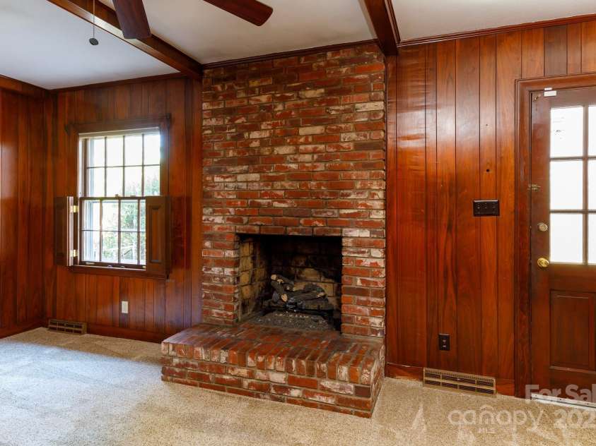 829 Rawlinson Road, Rock Hill, SC 29732.  MLS# CAR4207227, YatesRealty ID 7918. 