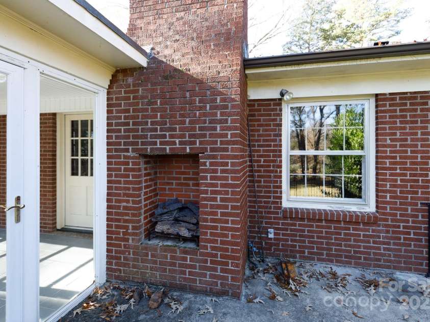 829 Rawlinson Road, Rock Hill, SC 29732.  MLS# CAR4207227, YatesRealty ID 7918. 