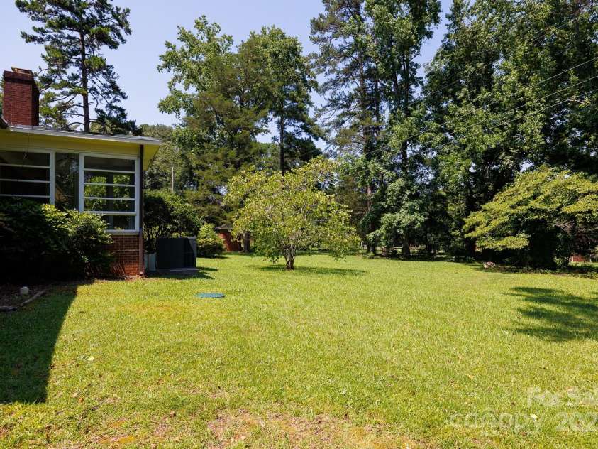 829 Rawlinson Road, Rock Hill, SC 29732.  MLS# CAR4207227, YatesRealty ID 7918. 