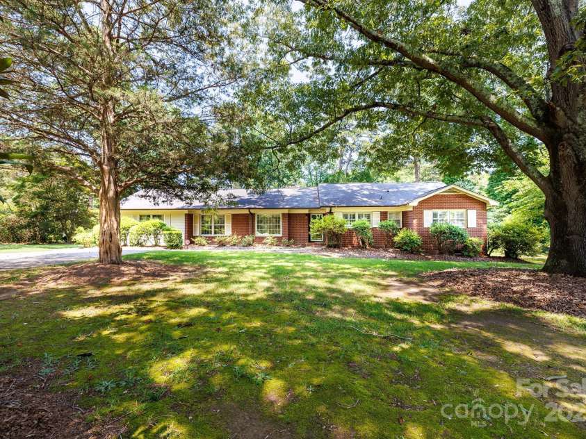 829 Rawlinson Road, Rock Hill, SC 29732.  MLS# CAR4207227, YatesRealty ID 7918. 