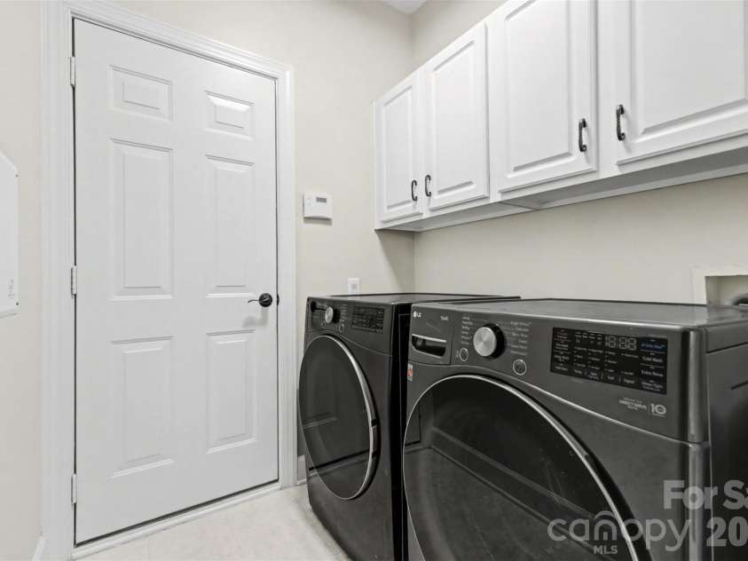 11606 Mersington Lane, Charlotte, NC 28277.  MLS# CAR4357671, YatesRealty ID 7919. Laundry on main level