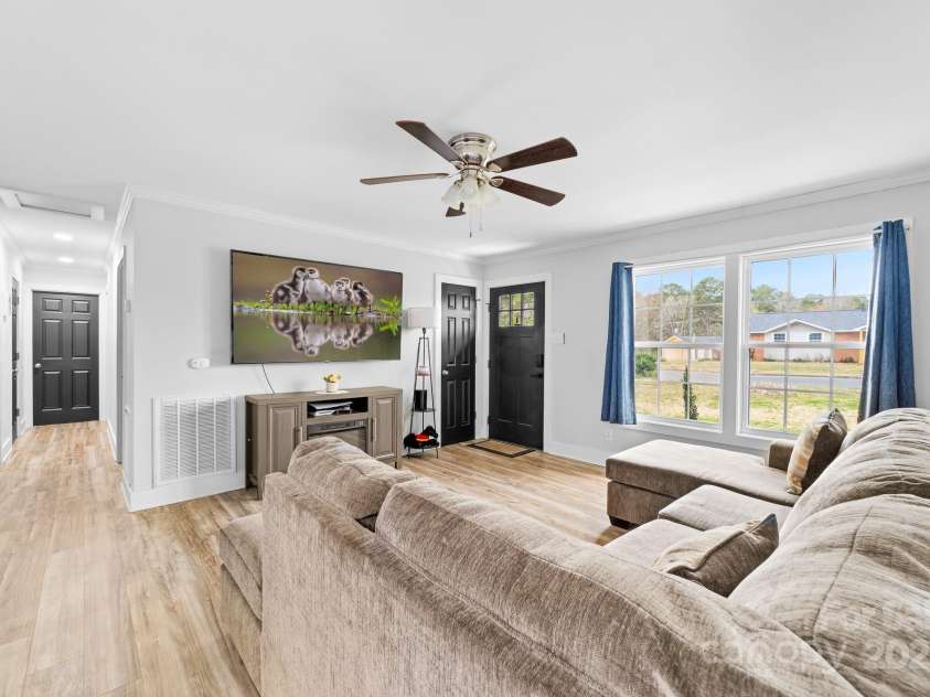 2318 Knight Drive, Gastonia, NC 28052.  MLS# CAR4233010, YatesRealty ID 7919. 