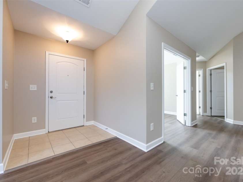 4723 Polo Gate Boulevard, Charlotte, NC 28216.  MLS# CAR4279746, YatesRealty ID 792. 