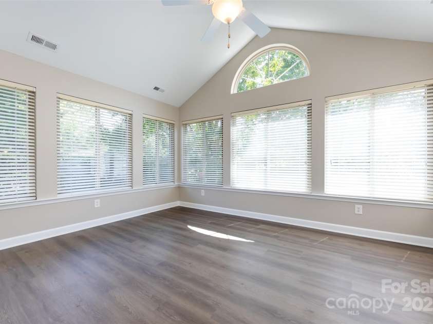 4723 Polo Gate Boulevard, Charlotte, NC 28216.  MLS# CAR4279746, YatesRealty ID 792. 