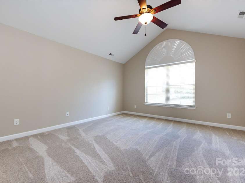 4723 Polo Gate Boulevard, Charlotte, NC 28216.  MLS# CAR4279746, YatesRealty ID 792. 