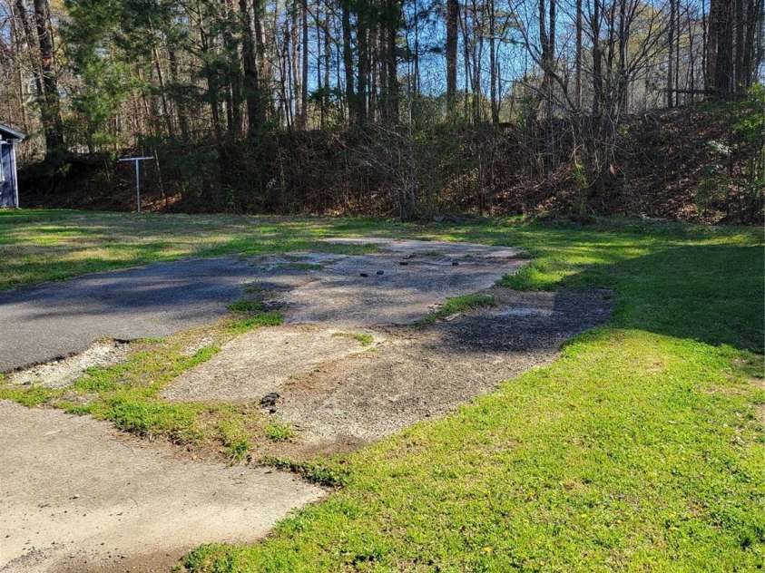 408 Starr Street, Dallas, NC 28034.  MLS# CAR4360183, YatesRealty ID 7923. 406 S Starr