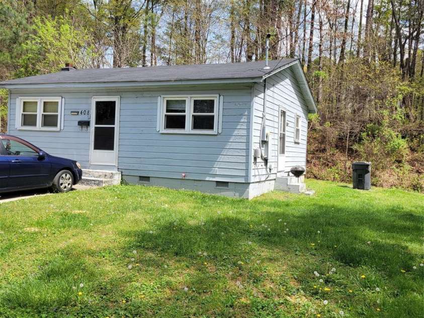 408 Starr Street, Dallas, NC 28034.  MLS# CAR4360183, YatesRealty ID 7923. 