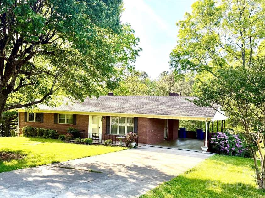 104 Tron Park Avenue, Valdese, NC 28690.  MLS# CAR4215942, YatesRealty ID 7924. 