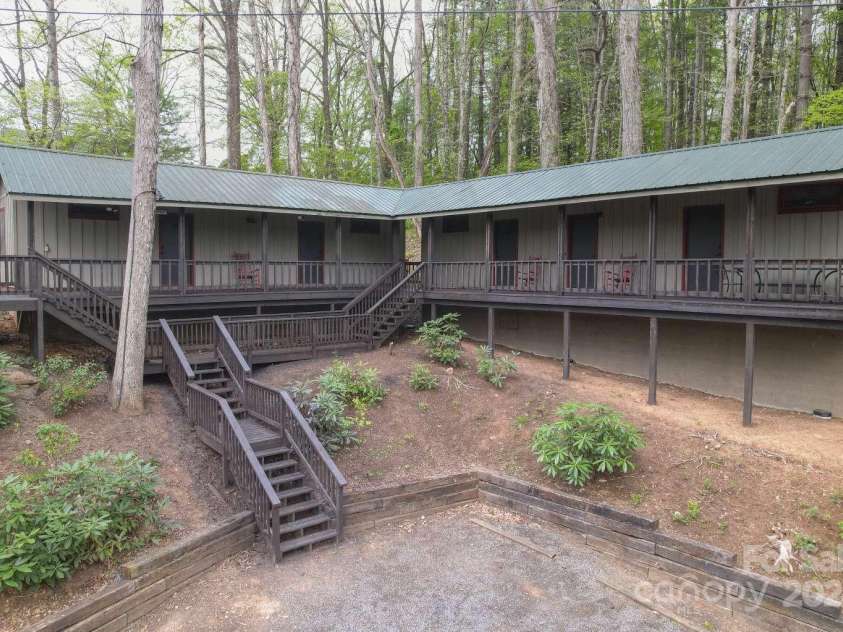 109 Dolan Road, Waynesville, NC 28786.  MLS# CAR4171356, YatesRealty ID 7926. 
