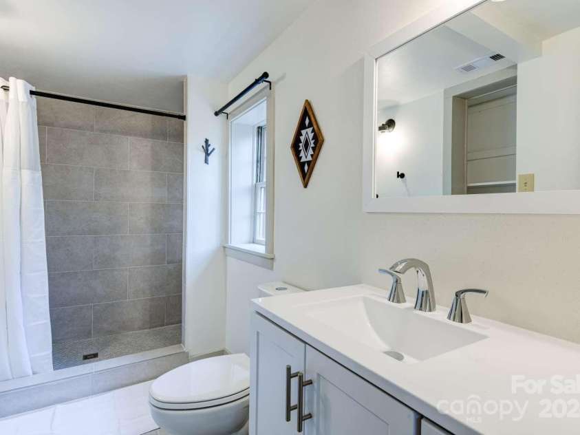 109 Dolan Road, Waynesville, NC 28786.  MLS# CAR4171356, YatesRealty ID 7926. 