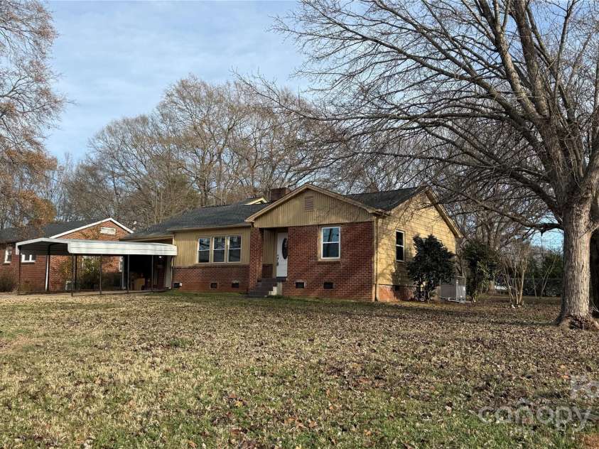 809 Howard Street, Shelby, NC 28152.  MLS# CAR4333326, YatesRealty ID 7926. 