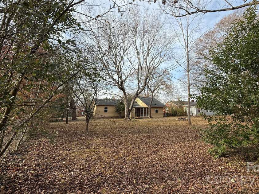 809 Howard Street, Shelby, NC 28152.  MLS# CAR4333326, YatesRealty ID 7926. 