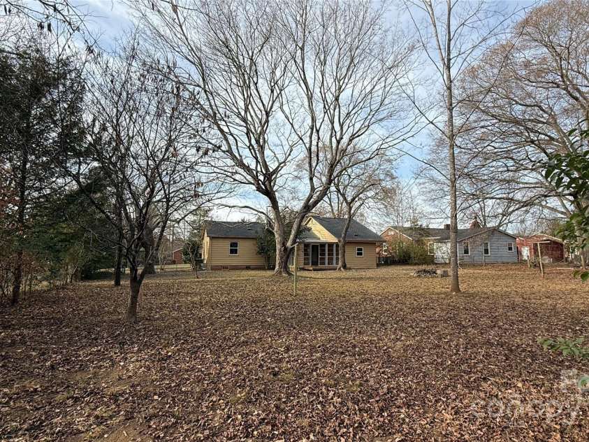 809 Howard Street, Shelby, NC 28152.  MLS# CAR4333326, YatesRealty ID 7926. 