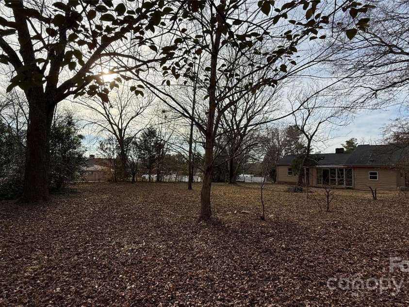 809 Howard Street, Shelby, NC 28152.  MLS# CAR4333326, YatesRealty ID 7926. 