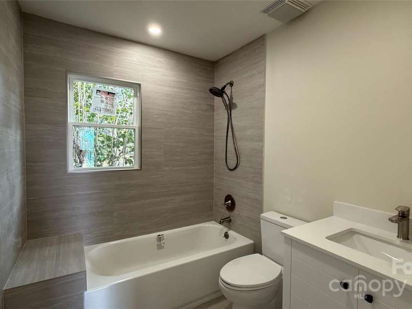 809 Howard Street, Shelby, NC 28152.  MLS# CAR4333326, YatesRealty ID 7926. 
