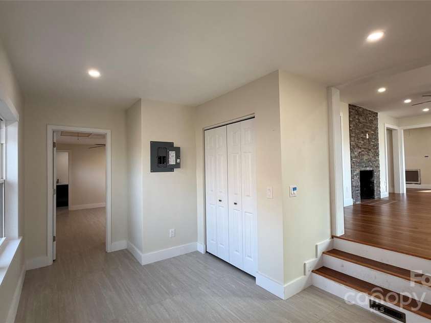 809 Howard Street, Shelby, NC 28152.  MLS# CAR4333326, YatesRealty ID 7926. 