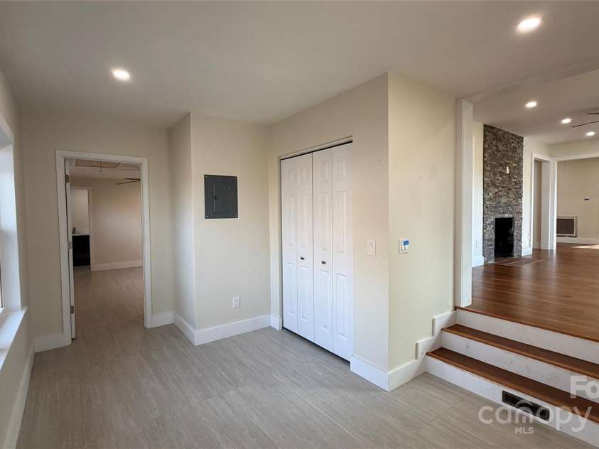 809 Howard Street, Shelby, NC 28152.  MLS# CAR4333326, YatesRealty ID 7926. 