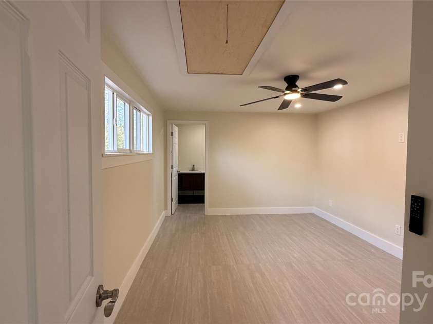 809 Howard Street, Shelby, NC 28152.  MLS# CAR4333326, YatesRealty ID 7926. 
