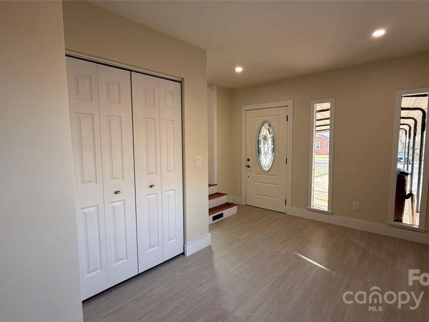 809 Howard Street, Shelby, NC 28152.  MLS# CAR4333326, YatesRealty ID 7926. 