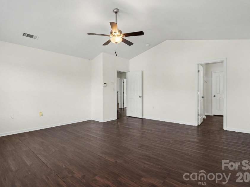 12814 Settlers Trail Court, Charlotte, NC 28278.  MLS# CAR4353800, YatesRealty ID 7928. 