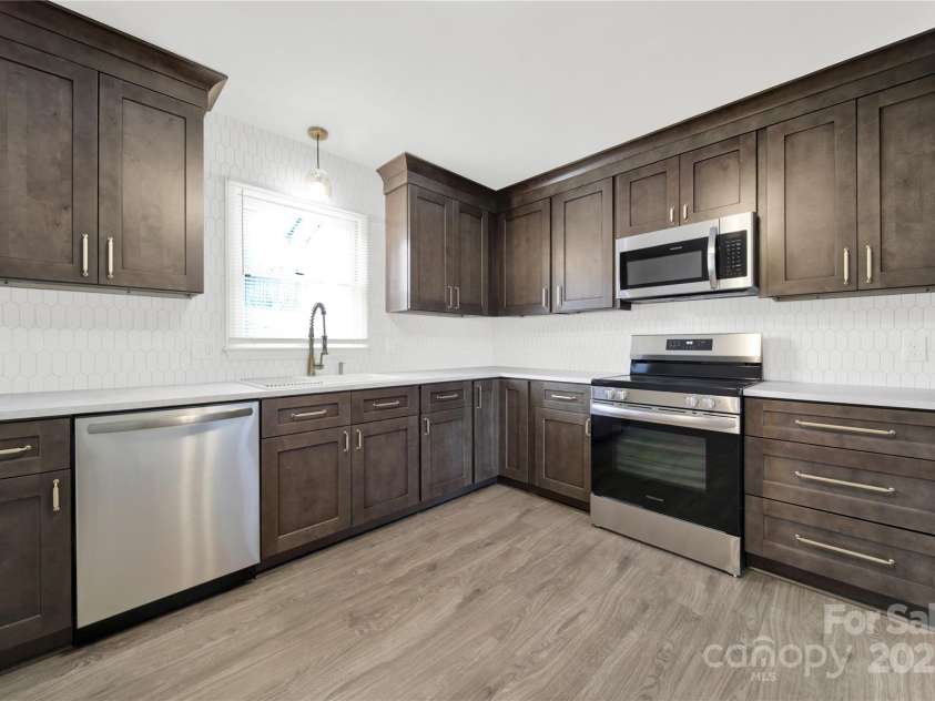 430 Stoneycreek Lane, Rock Hill, SC 29730.  MLS# CAR4230749, YatesRealty ID 7928. 