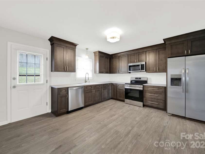 430 Stoneycreek Lane, Rock Hill, SC 29730.  MLS# CAR4230749, YatesRealty ID 7928. 