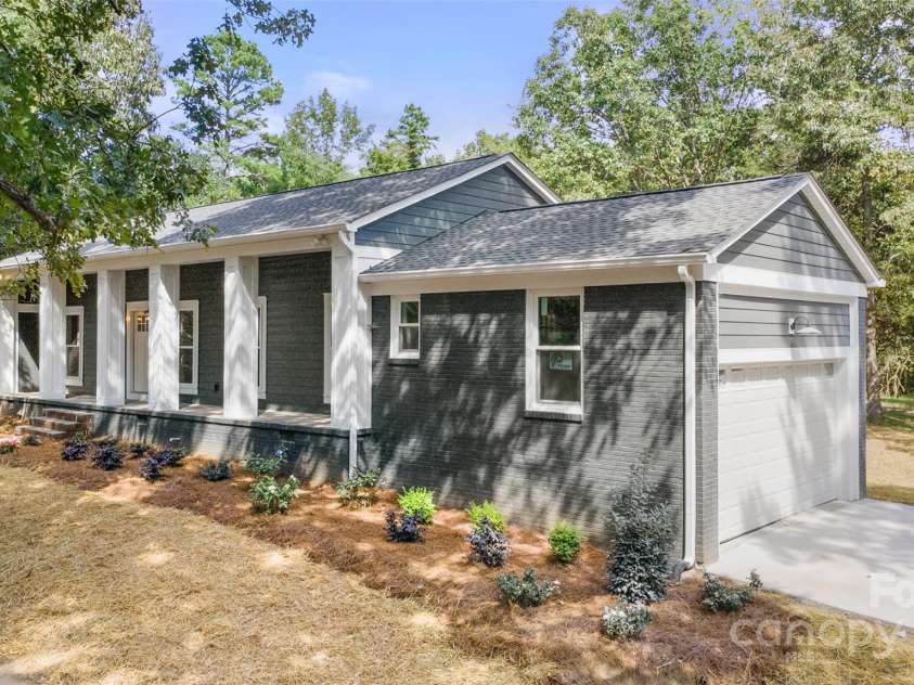 3124 India Hook Road, Rock Hill, SC 29732.  MLS# CAR4296950, YatesRealty ID 7929. 