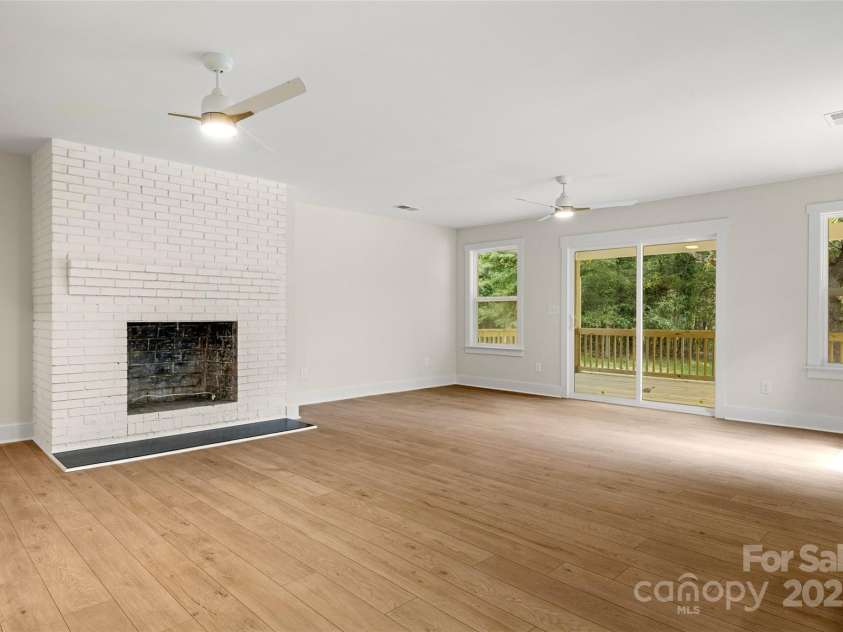 3124 India Hook Road, Rock Hill, SC 29732.  MLS# CAR4296950, YatesRealty ID 7929. 
