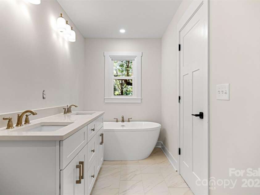 3124 India Hook Road, Rock Hill, SC 29732.  MLS# CAR4296950, YatesRealty ID 7929. 