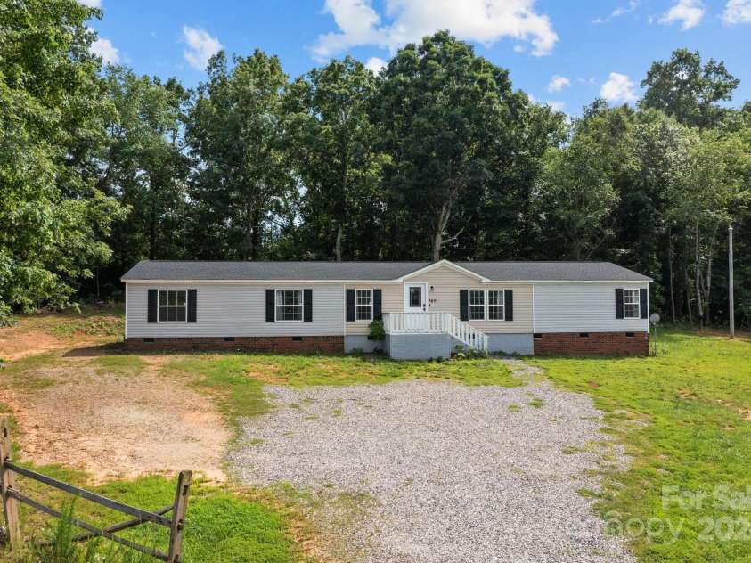 360 Forest Hollow Drive, Statesville, NC 28677.  MLS# CAR4150757, YatesRealty ID 7929. 