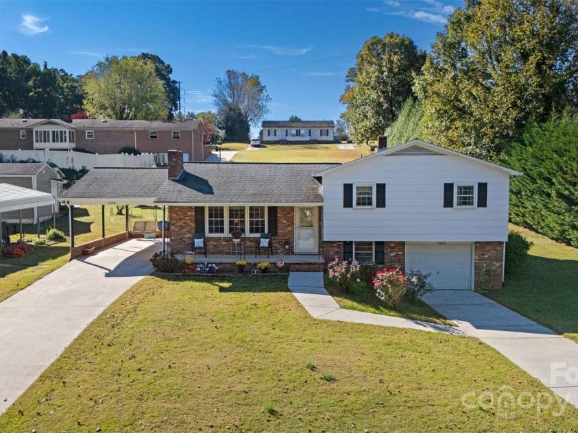 2598 Conner Circle, Lenoir, NC 28645.  MLS# CAR4312695, YatesRealty ID 793. 