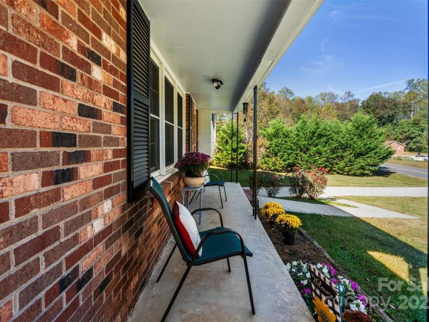 2598 Conner Circle, Lenoir, NC 28645.  MLS# CAR4312695, YatesRealty ID 793. 