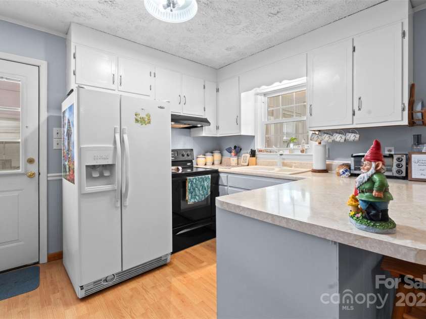 2598 Conner Circle, Lenoir, NC 28645.  MLS# CAR4312695, YatesRealty ID 793. 