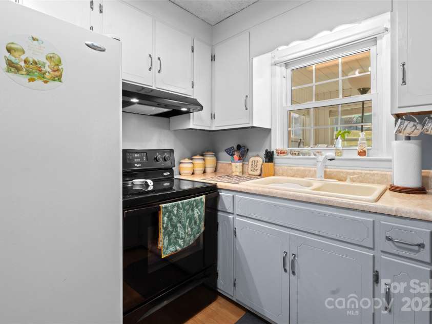 2598 Conner Circle, Lenoir, NC 28645.  MLS# CAR4312695, YatesRealty ID 793. 