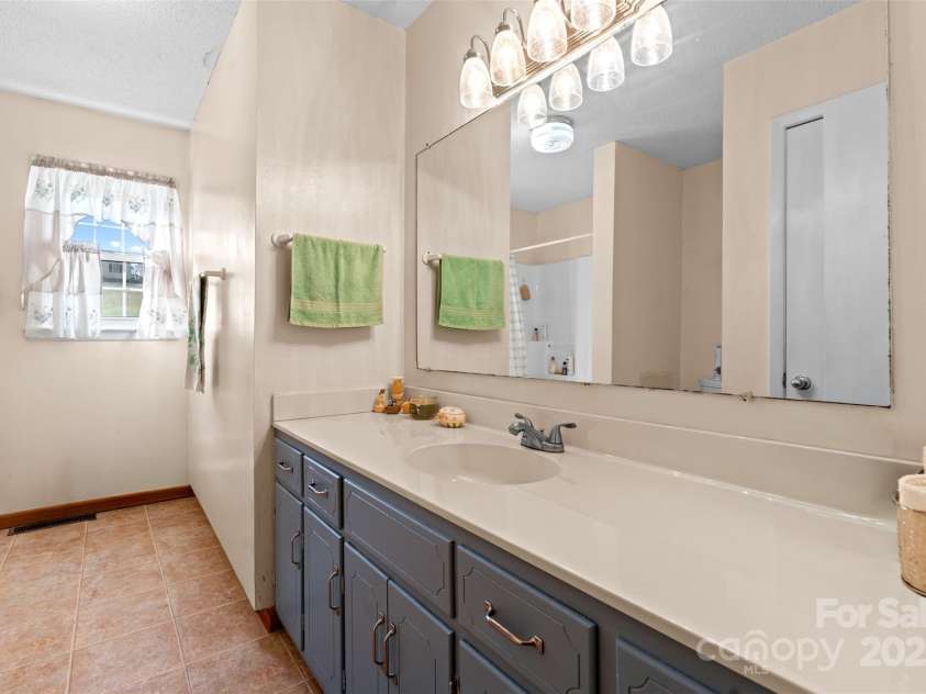 2598 Conner Circle, Lenoir, NC 28645.  MLS# CAR4312695, YatesRealty ID 793. 