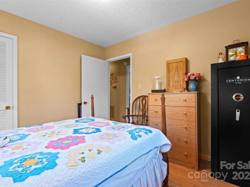 2598 Conner Circle, Lenoir, NC 28645.  MLS# CAR4312695, YatesRealty ID 793. 