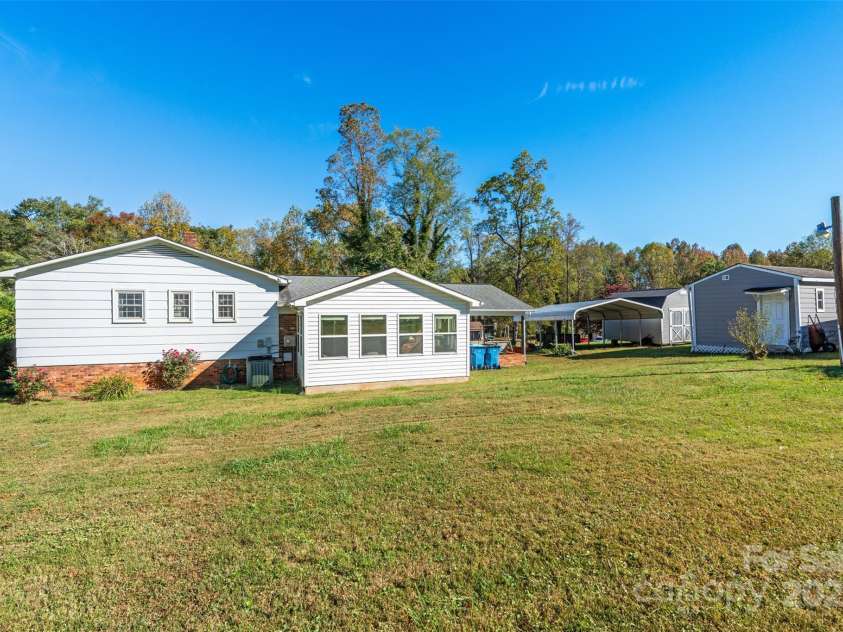 2598 Conner Circle, Lenoir, NC 28645.  MLS# CAR4312695, YatesRealty ID 793. 