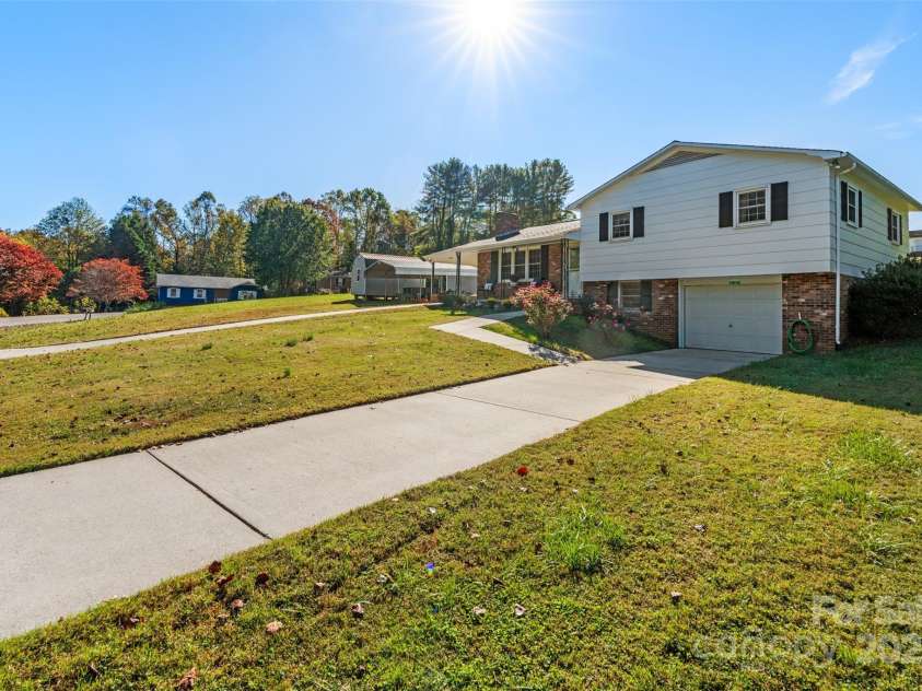 2598 Conner Circle, Lenoir, NC 28645.  MLS# CAR4312695, YatesRealty ID 793. 