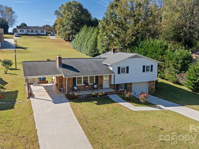 2598 Conner Circle, Lenoir, NC 28645.  MLS# CAR4312695, YatesRealty ID 793. 