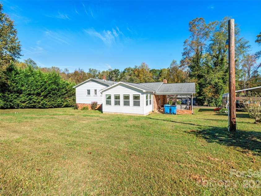 2598 Conner Circle, Lenoir, NC 28645.  MLS# CAR4312695, YatesRealty ID 793. 