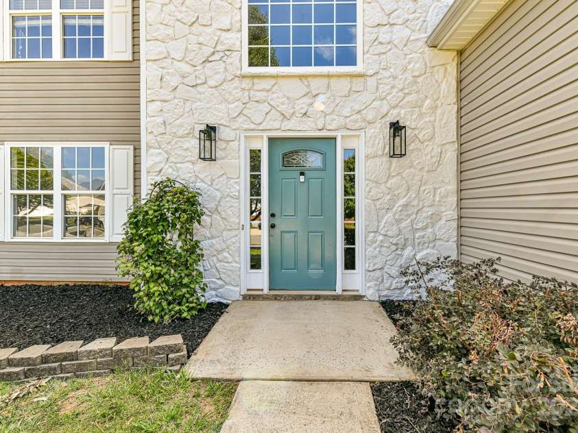 112 Denham Place, Mooresville, NC 28115.  MLS# CAR4237866, YatesRealty ID 7931. Welcoming Entry!